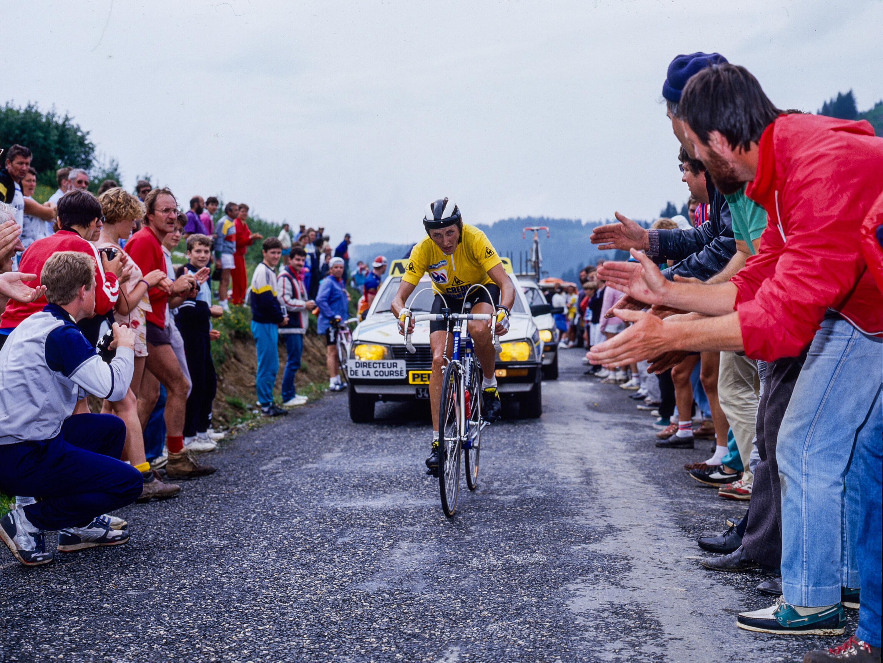 Maria Canins climbing during the Tour de France F&eacute;minin. The Italian rider won the race in 1985 and 1986.