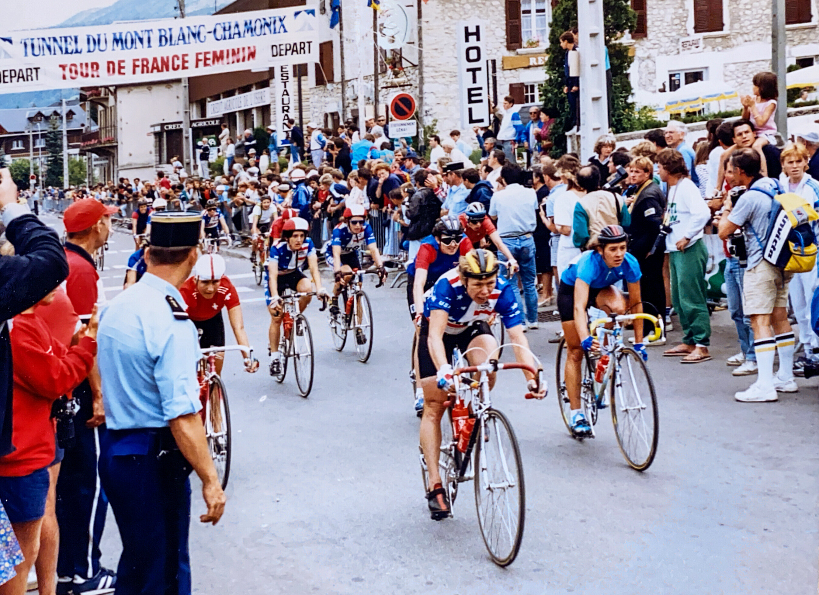Female riders of the Tour de France F&eacute;minin leaving the start area in Chamonix during the women&rsquo;s stage race in the 1980s.